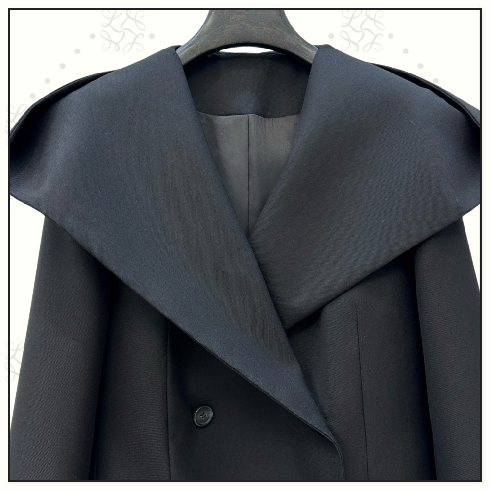 VIRGIN WOOL HOODED TAILORED COAT