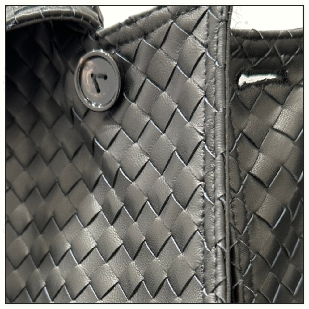 INTRECCIATO LEATHER COAT