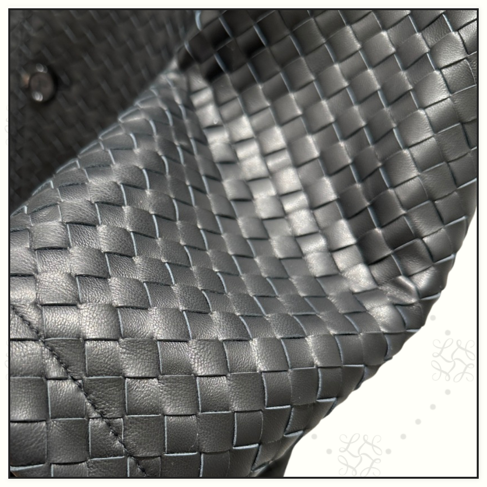 INTRECCIATO LEATHER COAT