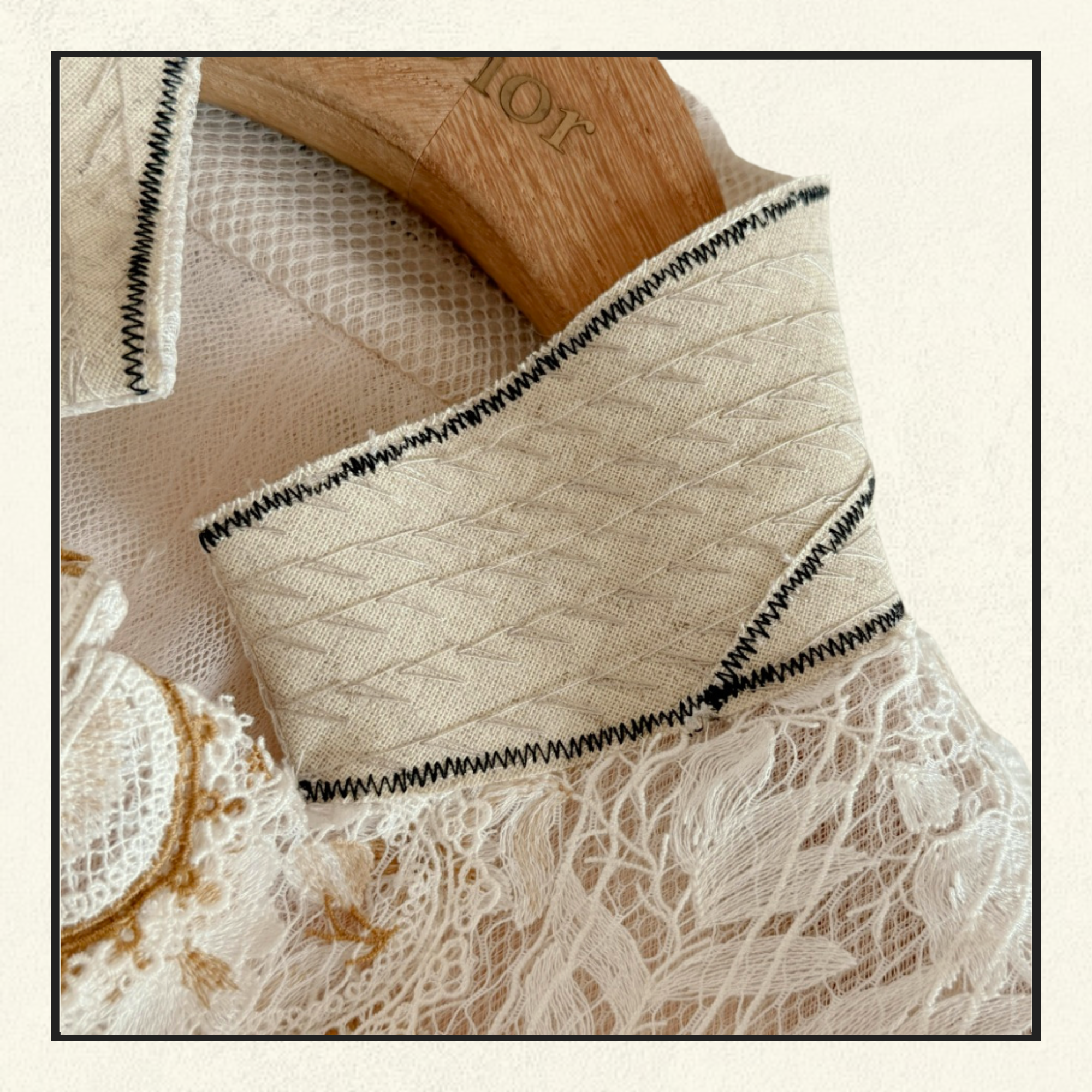 VINTAGE STYLE LACE BLOUSE
