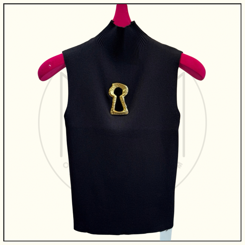 SLEEVELESS KNIT TURTLENECK