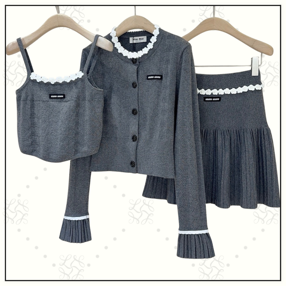 WOOL TANK & CARDIGAN & MINI SKIRT