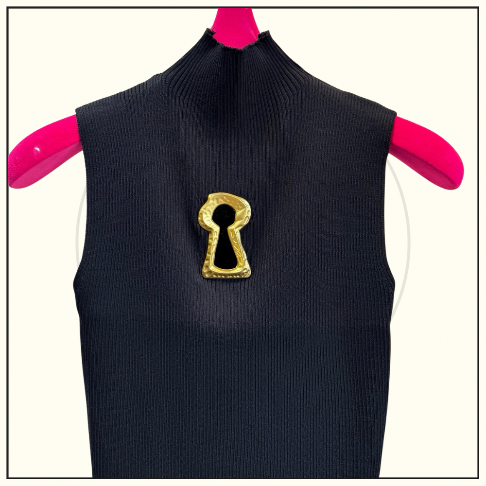 SLEEVELESS KNIT TURTLENECK