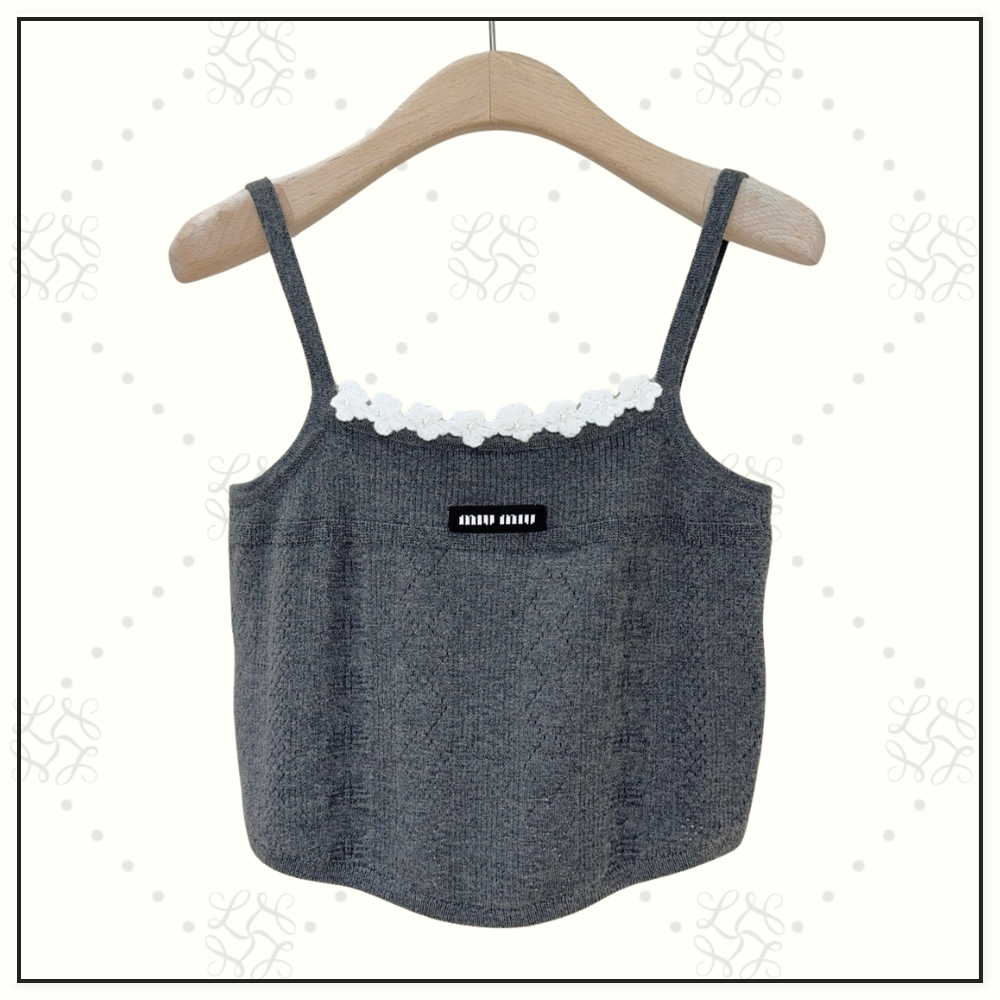 WOOL TANK & CARDIGAN & MINI SKIRT