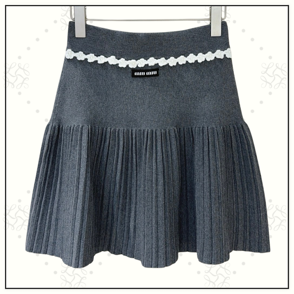 WOOL TANK & CARDIGAN & MINI SKIRT