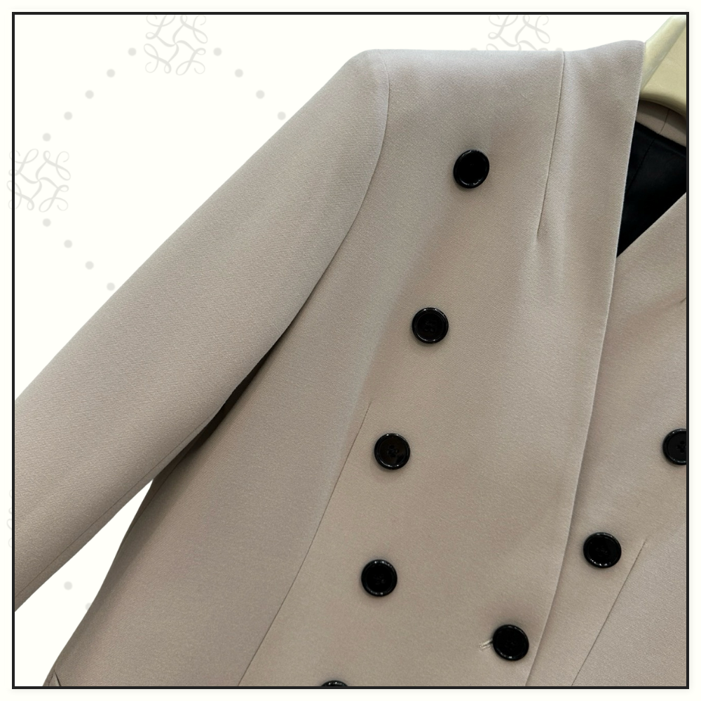 BUTTONED WOOL OVERCOAT