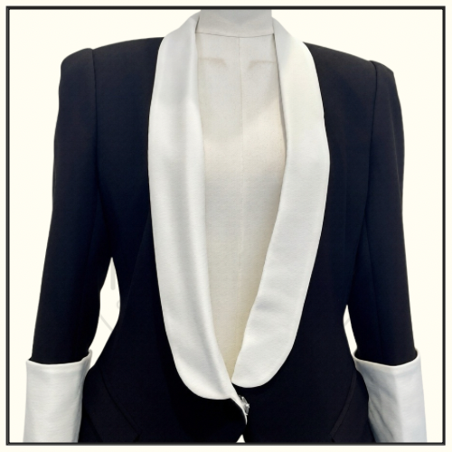 TWO TONE CREPE BLAZER