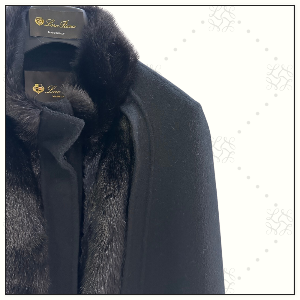 GIOVI CASHMERE CAPE WITH FUR COLLAR
