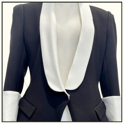 TWO TONE CREPE BLAZER