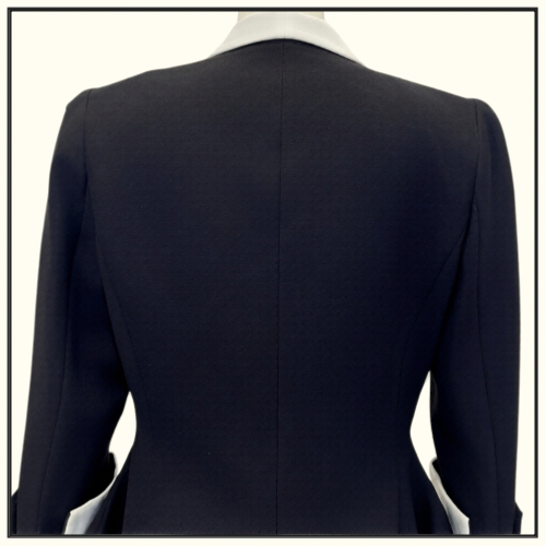 TWO TONE CREPE BLAZER
