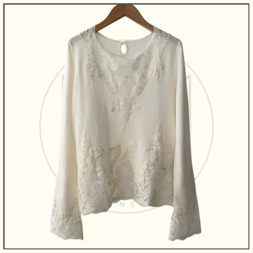 CASHMERE BLOUSE WITH LACE EMBROIDERY