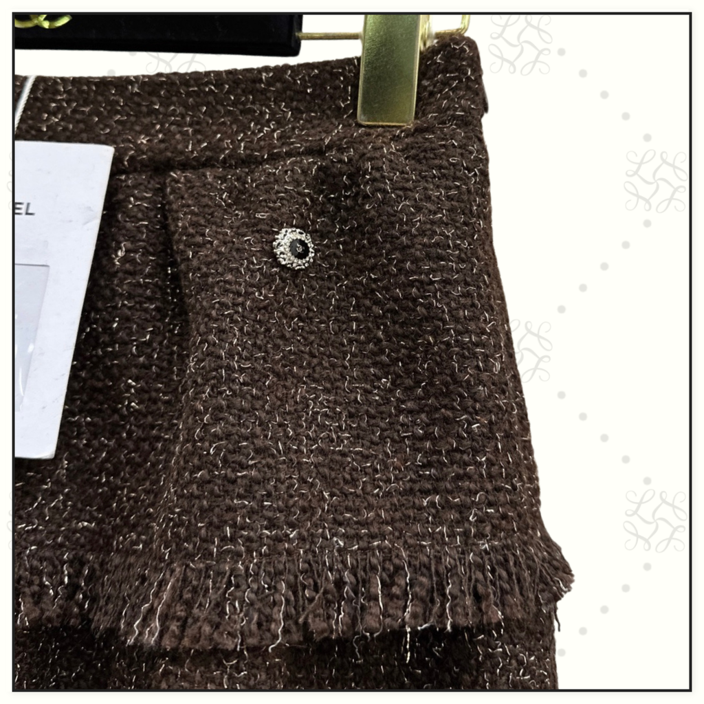 TWEED JACKET & RUFFLE MINI SKIRT