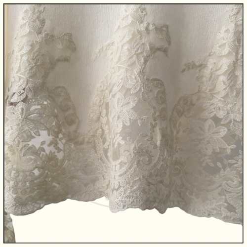 CASHMERE BLOUSE WITH LACE EMBROIDERY