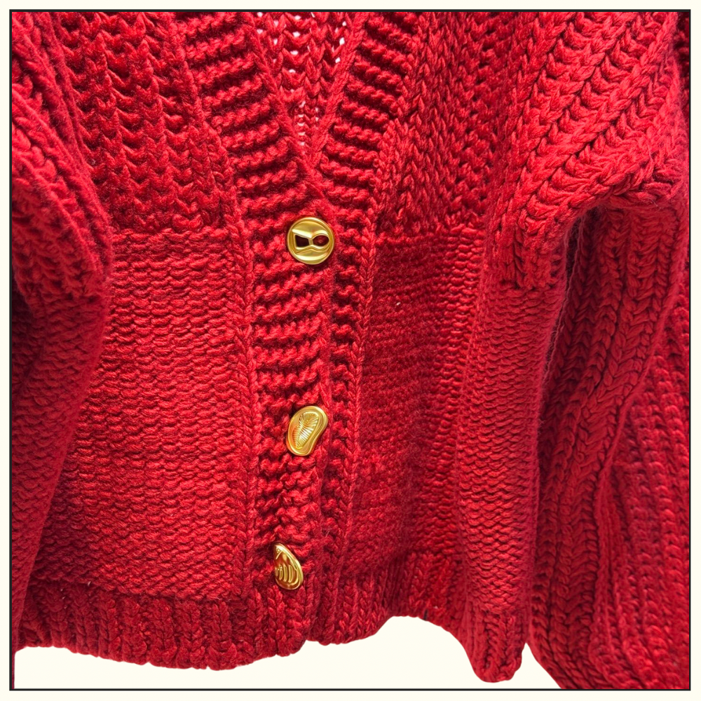 KNIT SWEATER
