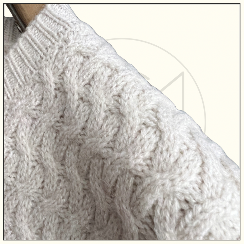 CASHMERE BLEND KNIT SWEATER