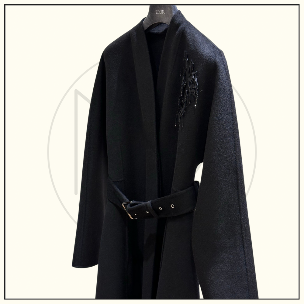 WOOL COLLARLESS COAT