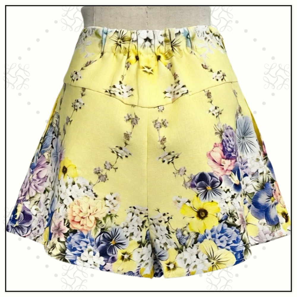 COLD SHOULDER RUFFLE TOP & CORSET SHORT