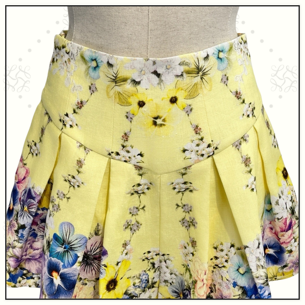 COLD SHOULDER RUFFLE TOP & CORSET SHORT