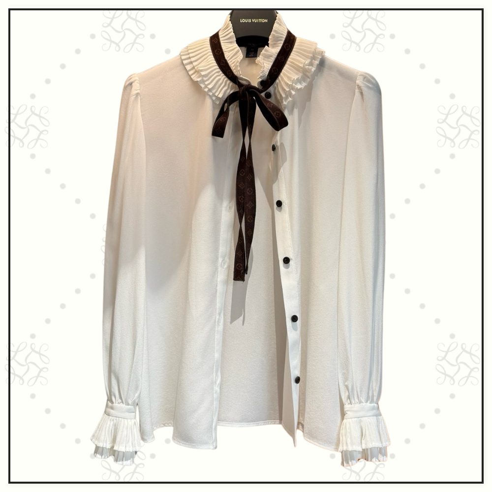 PLEATED COLLAR BLOUSE