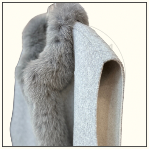 CASHMERE BLEND VEST WITH FOX FUR COLLAR