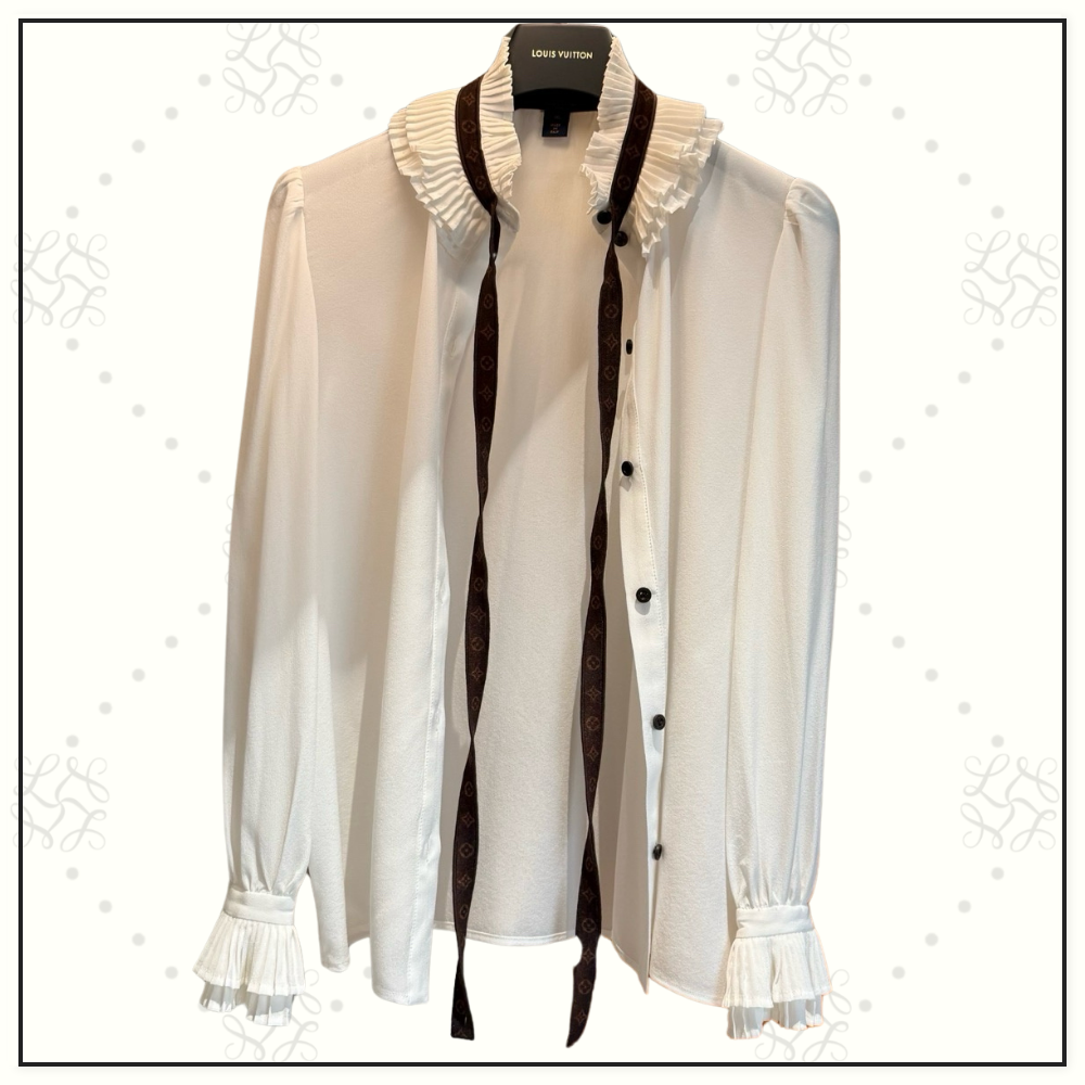 PLEATED COLLAR BLOUSE