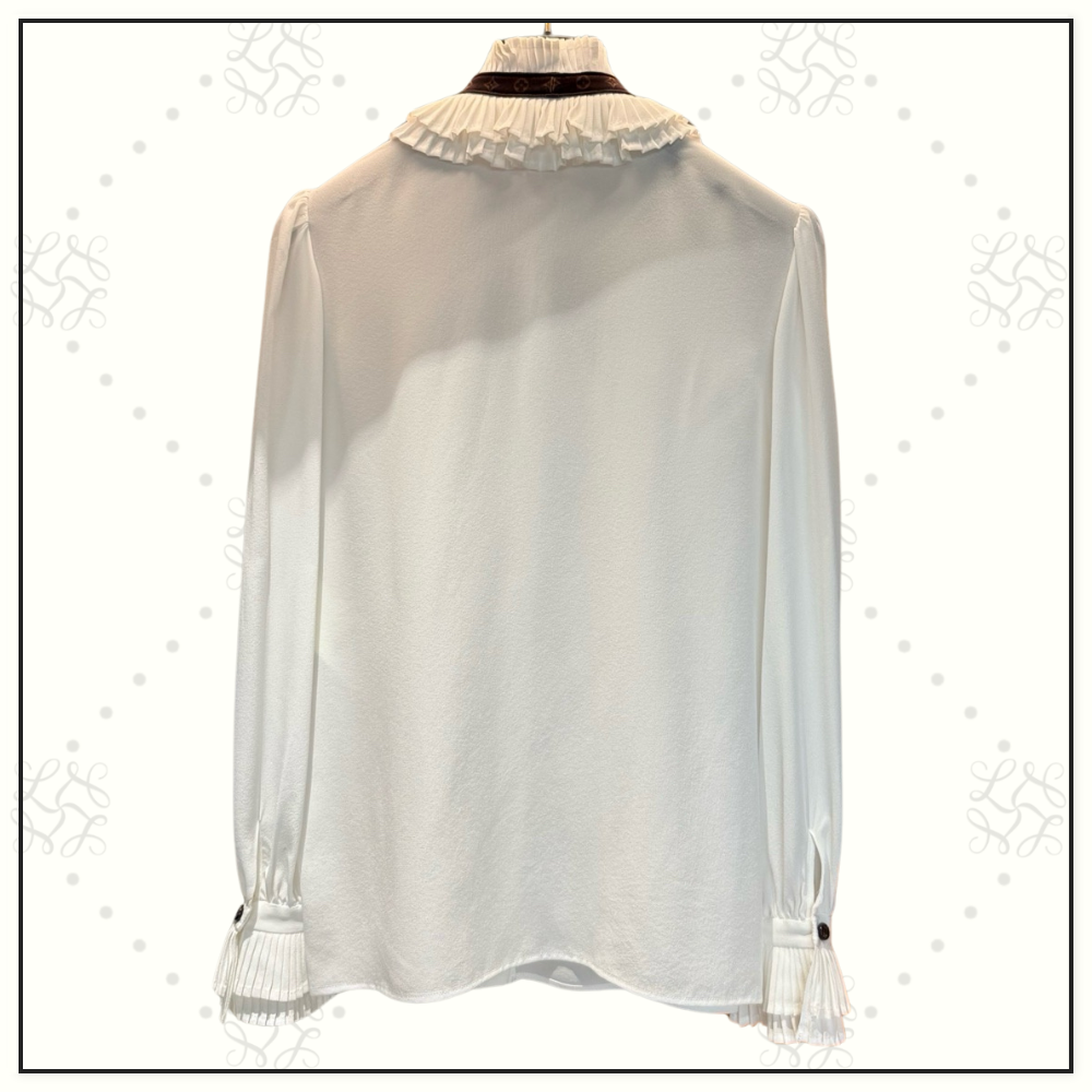 PLEATED COLLAR BLOUSE