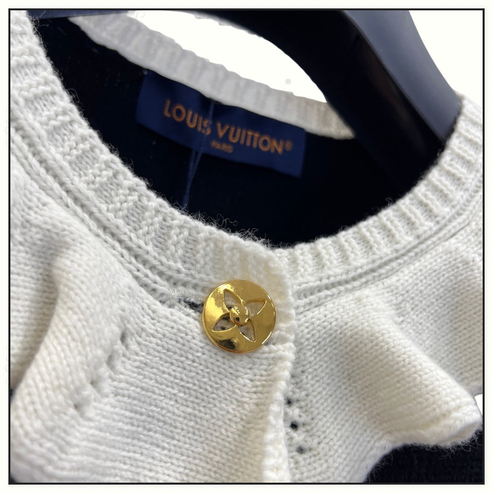 RUFFLE COLLAR CARDIGAN