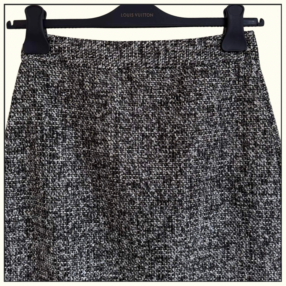TWEED JACKET & PENCIL SKIRT