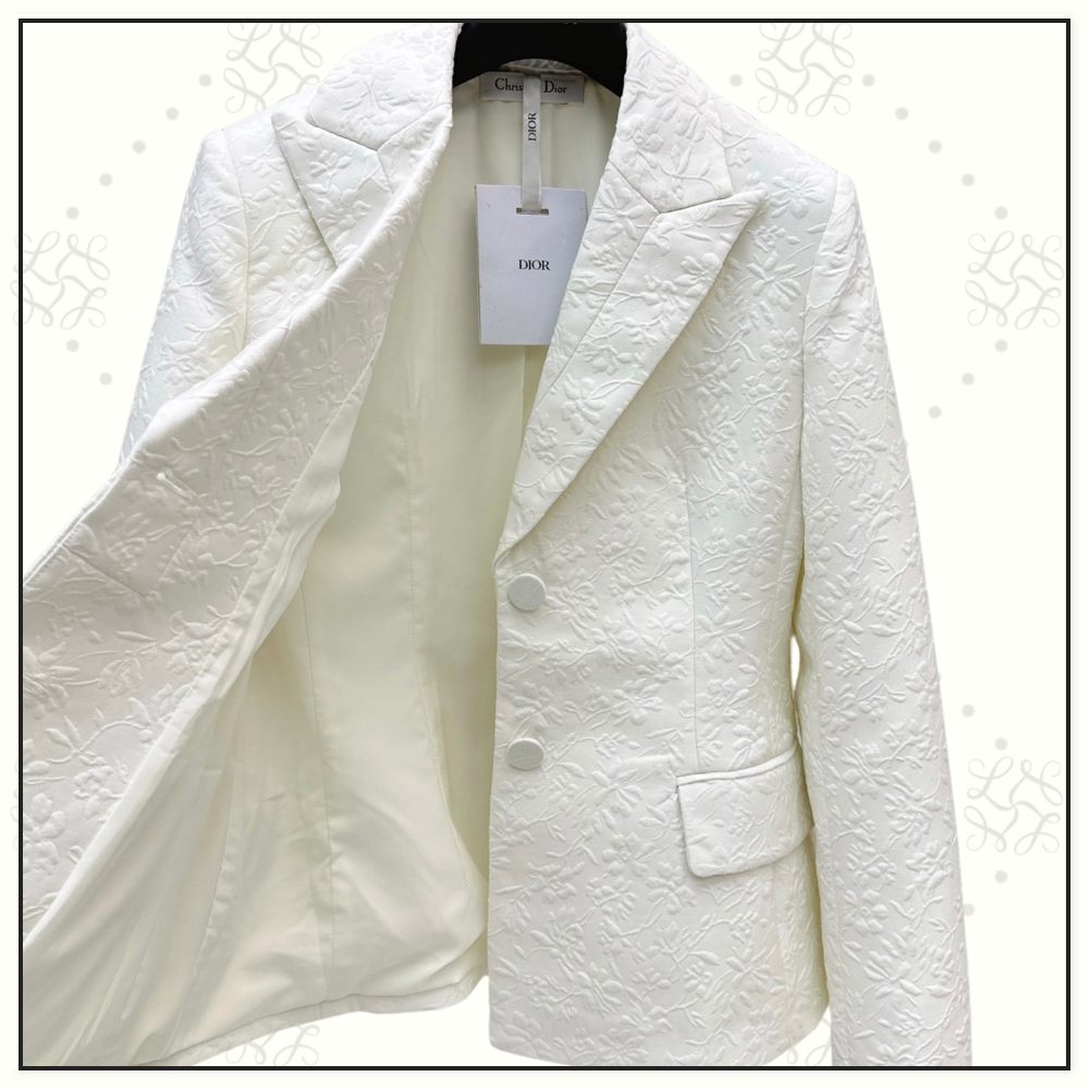 FITTED JACKET & FLARED SKIRT