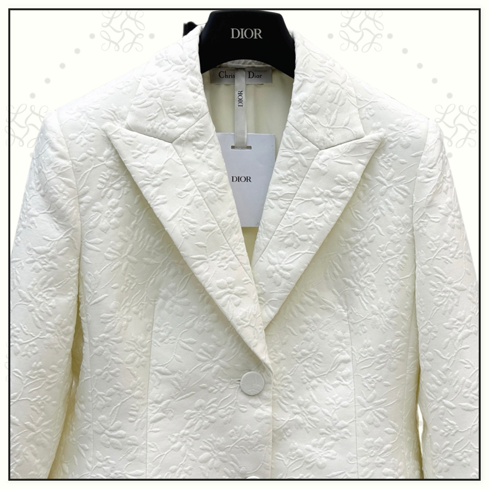 FITTED JACKET & FLARED SKIRT