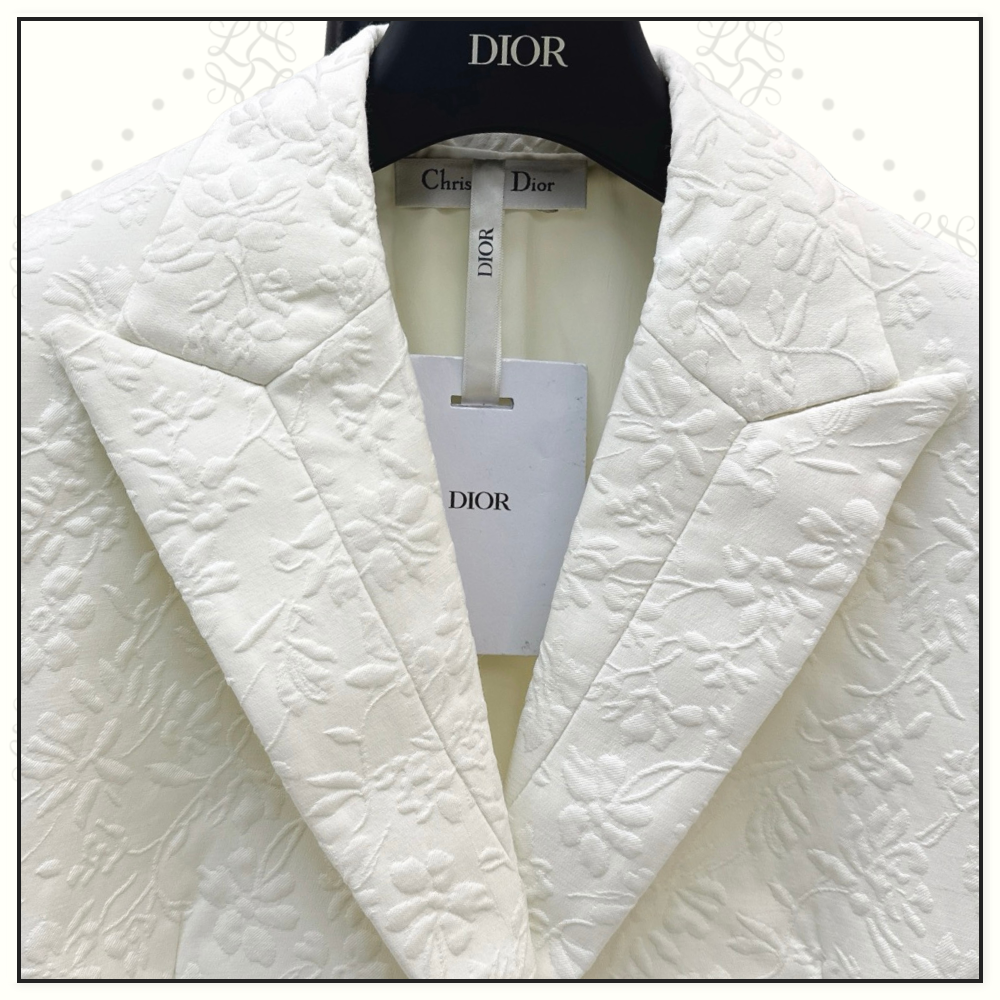 FITTED JACKET & FLARED SKIRT