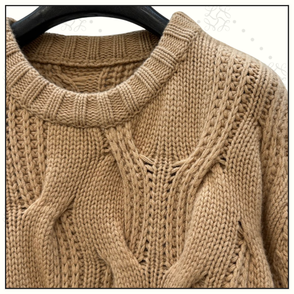 WOOL CABLE KNIT SWEATER