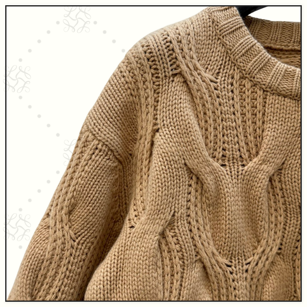 WOOL CABLE KNIT SWEATER