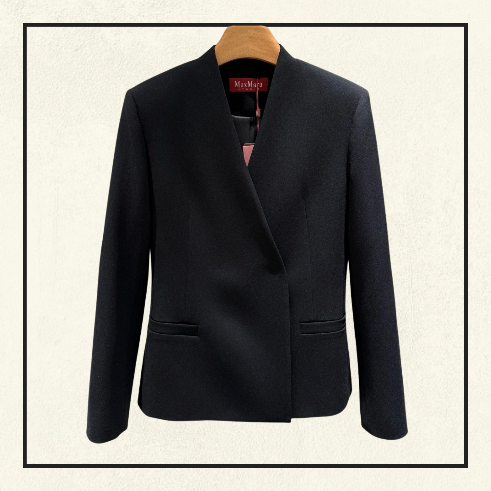 COLLARLESS BLAZER