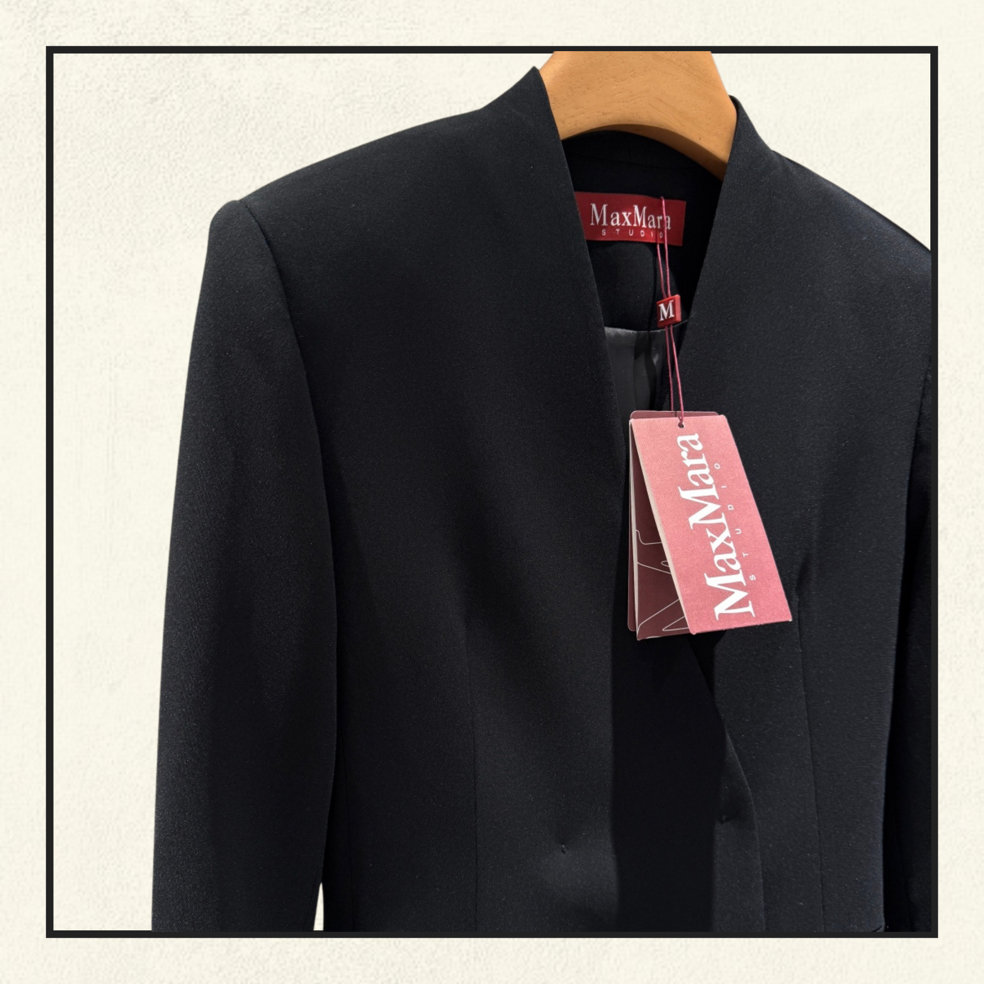 COLLARLESS BLAZER