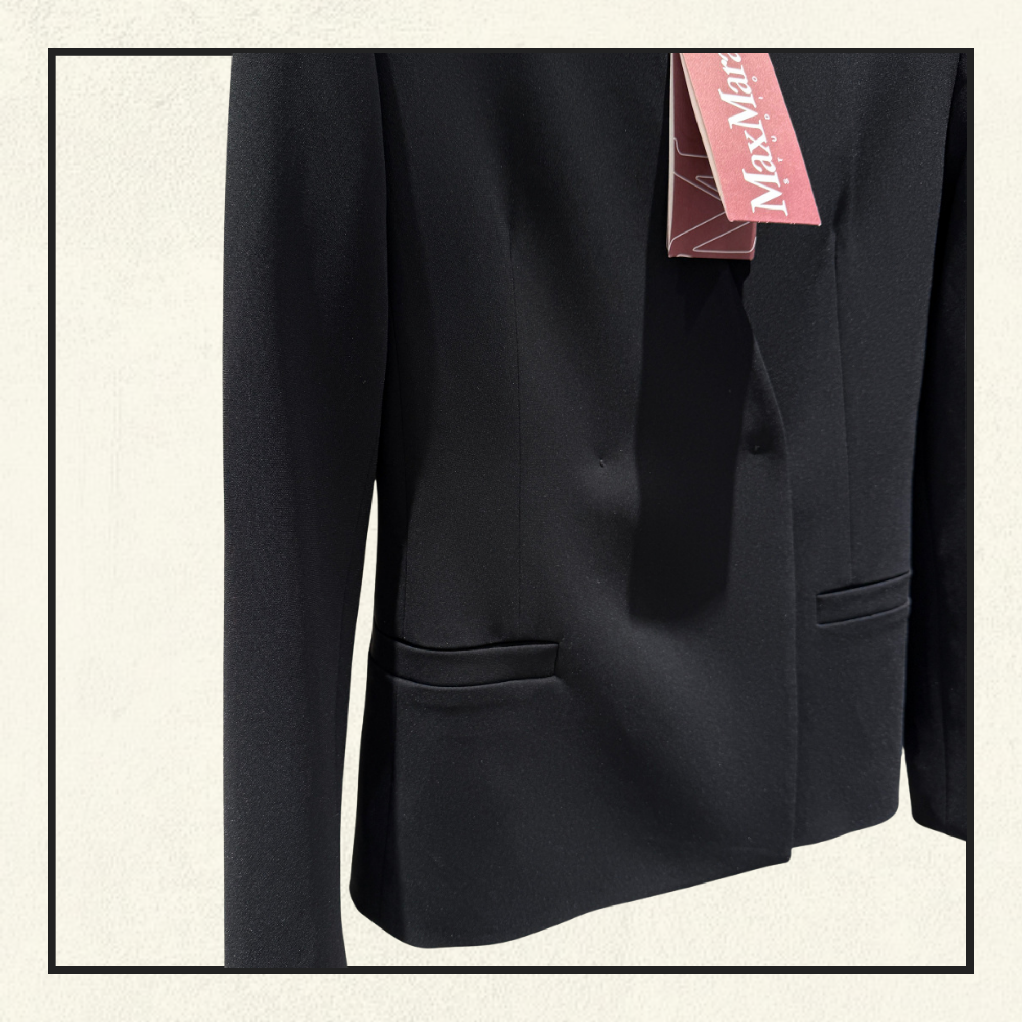 COLLARLESS BLAZER