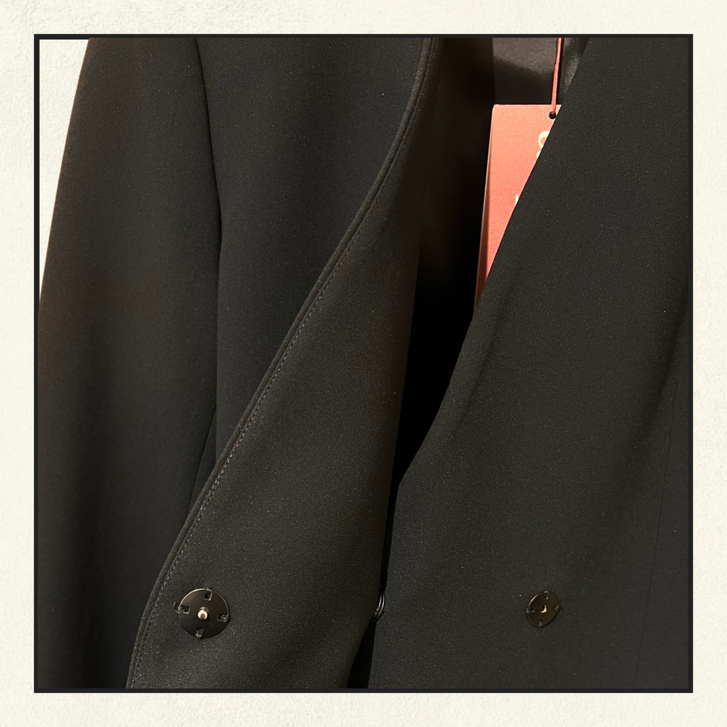 COLLARLESS BLAZER