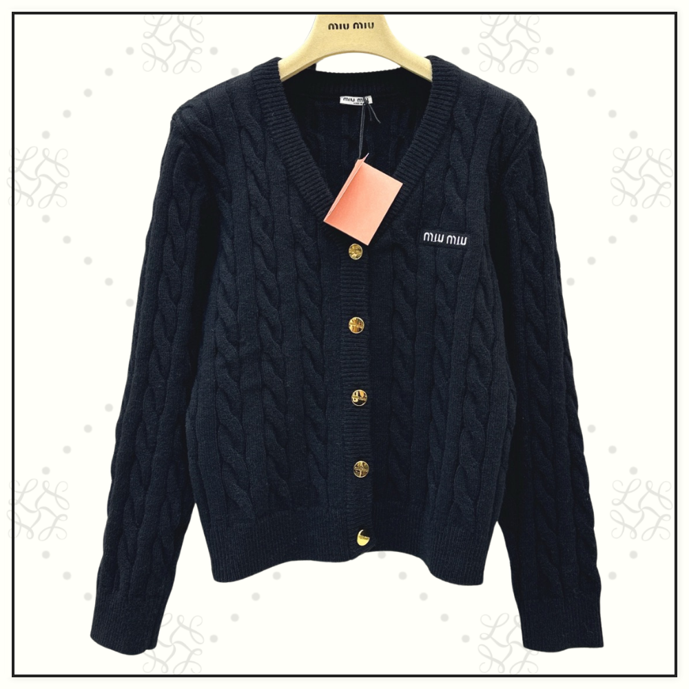 VIRGIN WOOL CABLE KNIT CARDIGAN