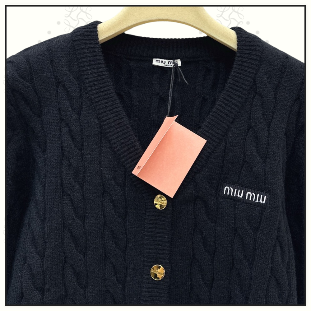 VIRGIN WOOL CABLE KNIT CARDIGAN