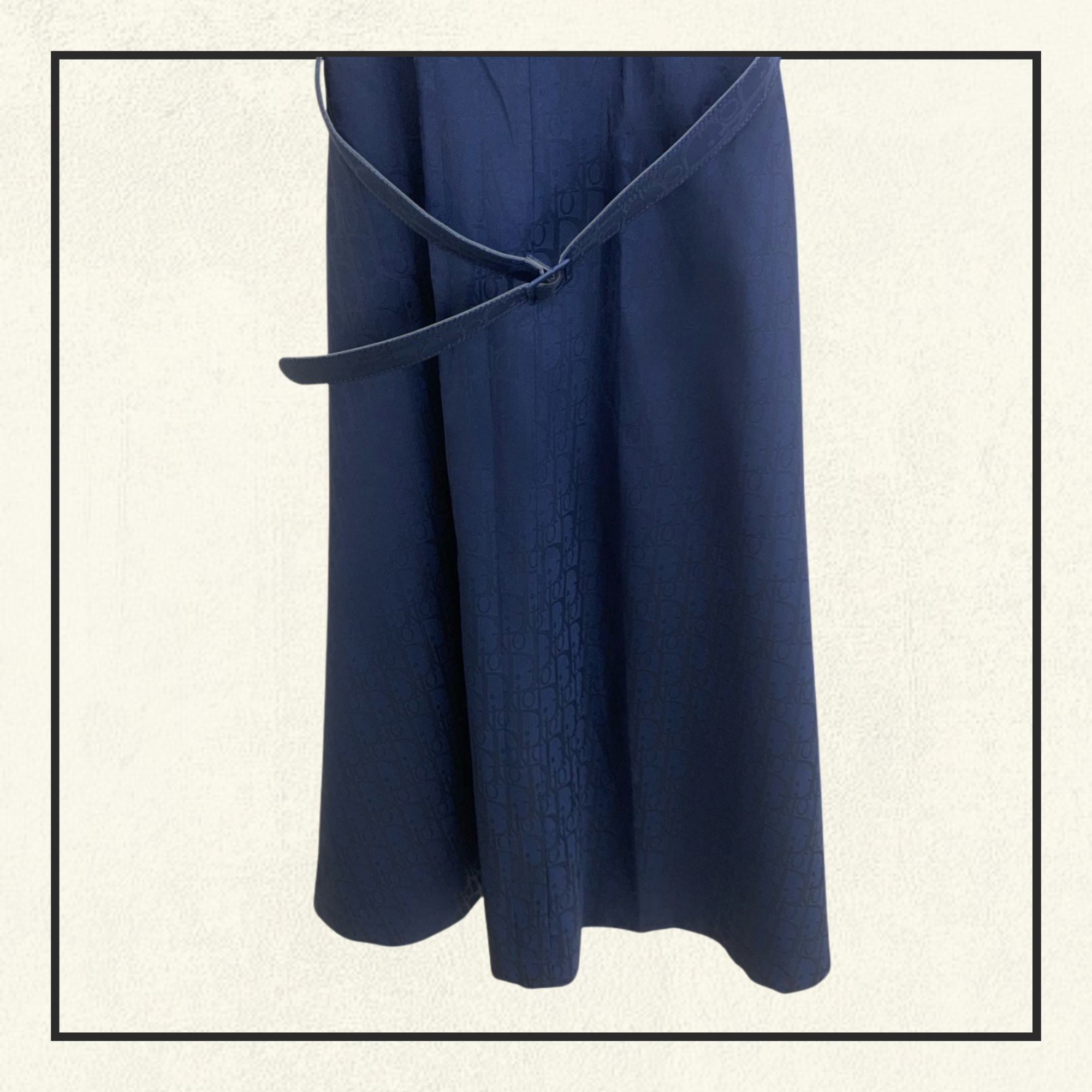 MID LENGTH BELTED SHIRTDRESS