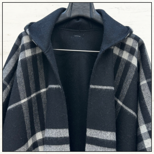 REVERSIBLE CHECK CASHMERE CAPE