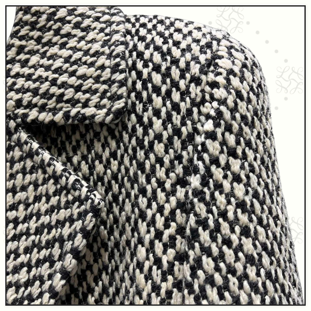 DOUBLE BREASTED TWEED COAT