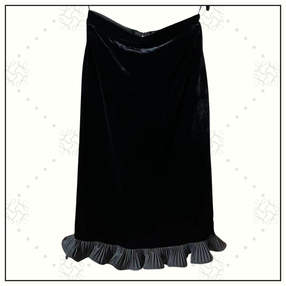 CROPPED JACKET IN SABLE VELVET & RUFFLE SKIRT