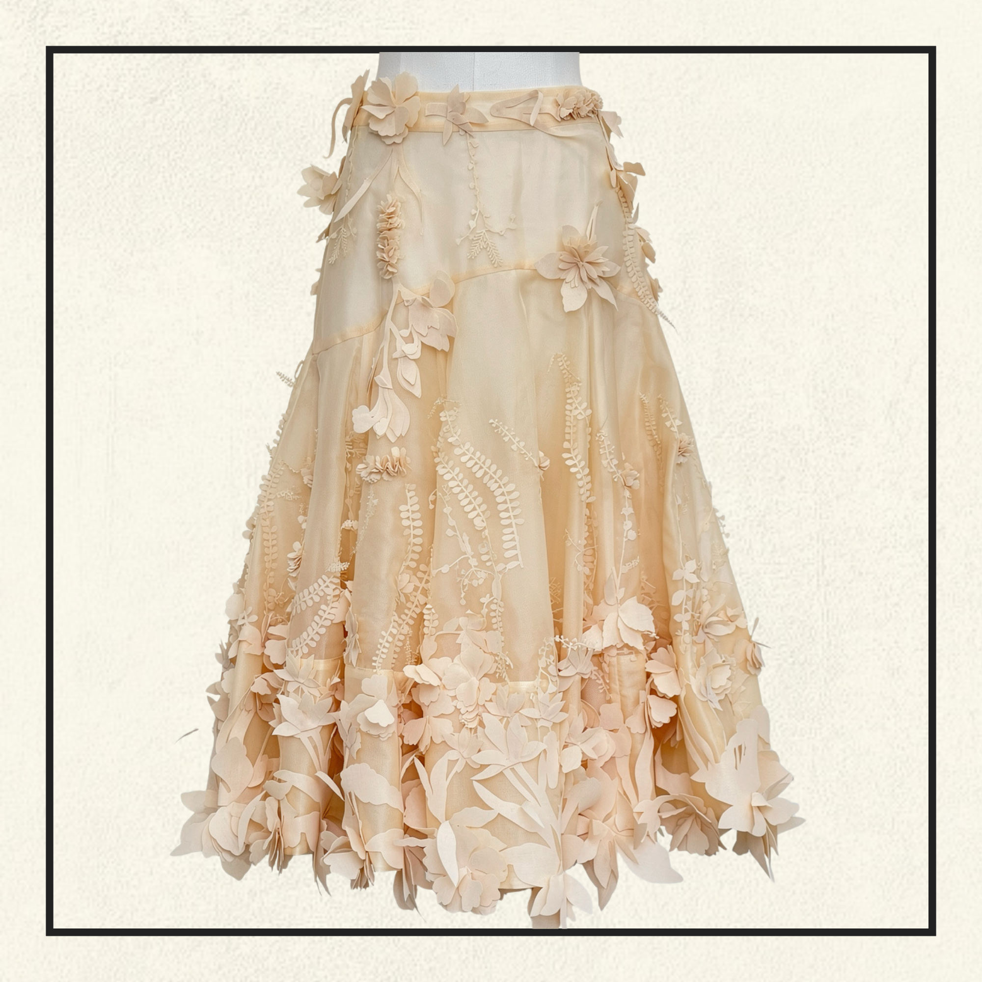 HYPNOTIC FLORAL APPLIQUÉ SILK BLOUSE & SKIRT
