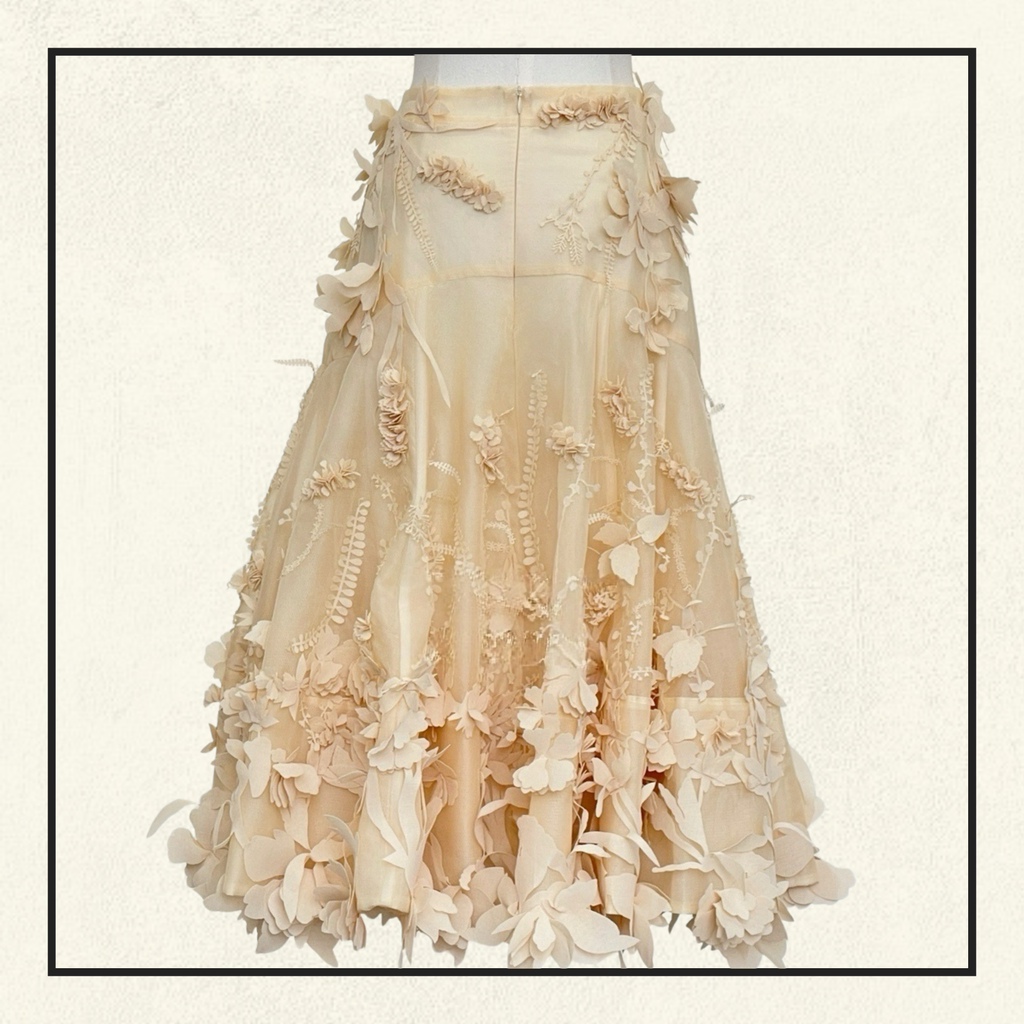 HYPNOTIC FLORAL APPLIQUÉ SILK BLOUSE & SKIRT