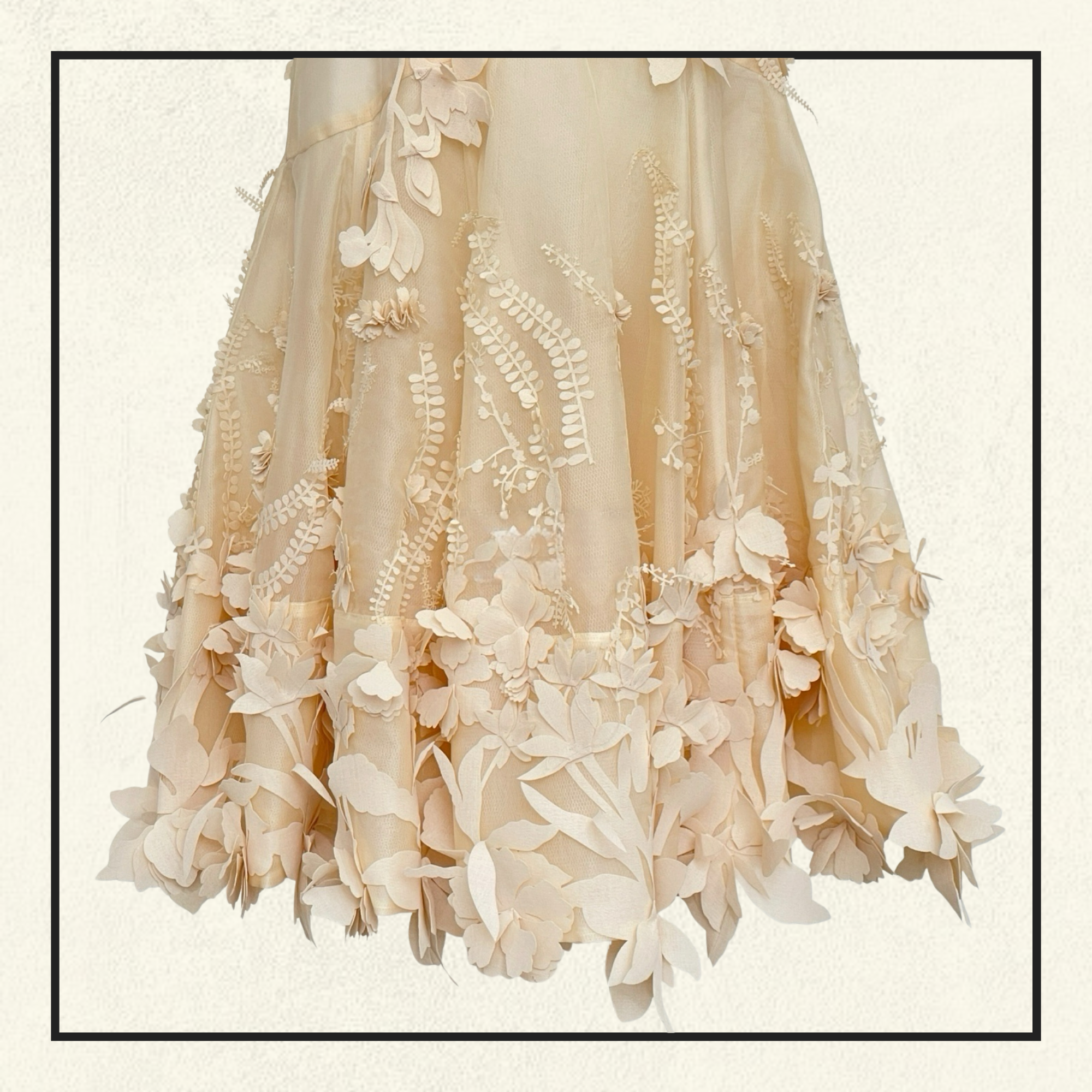 HYPNOTIC FLORAL APPLIQUÉ SILK BLOUSE & SKIRT