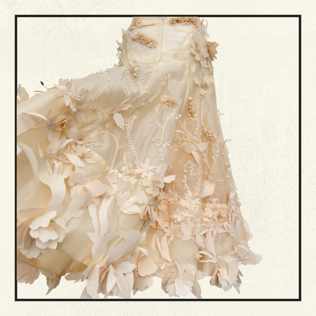 HYPNOTIC FLORAL APPLIQUÉ SILK BLOUSE & SKIRT