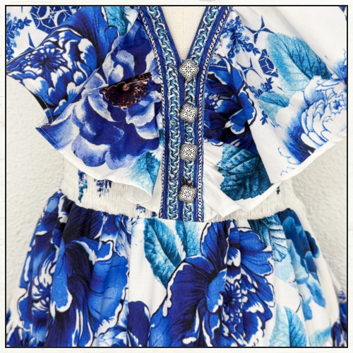 TIERED SHORT DRESS WITH NECK FRILL