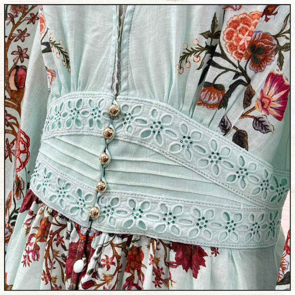 SHAPED WAISTBAND WITH GATHERED SLEEVE DRESS