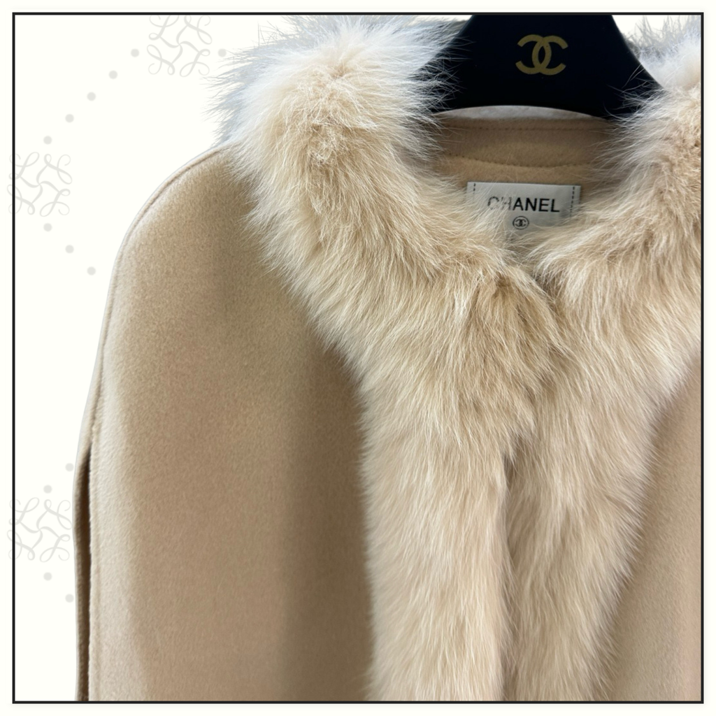 CASHMERE CAPE WITH FOX FUR COLLAR